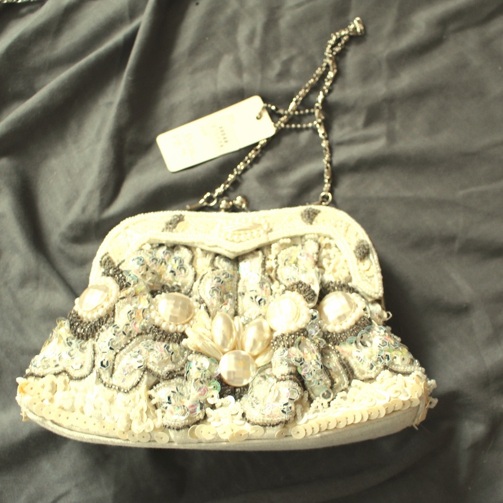 NEW LEXY Beaded Sequin Clutch Purse w Chain